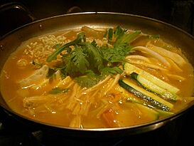 Korean.food-Budaejjigae-01.jpg