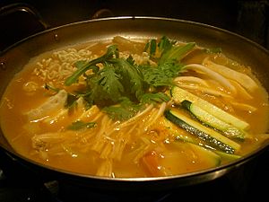 Archivo:Korean.food-Budaejjigae-01