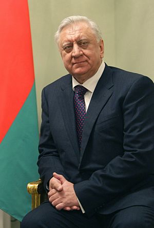 Archivo:Mikhail Myasnikovich, March 2011