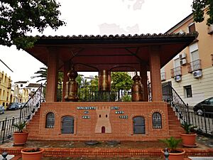 Archivo:Monumento-al-anis