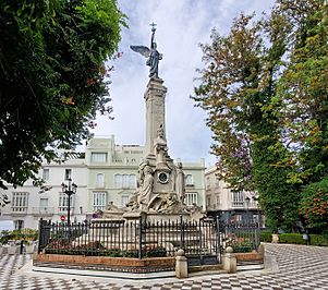Archivo:Monumento al segundo marqués de Comillas en La Alameda, Cádiz.