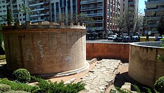 Monumentos funerarios de la Puerta de Gallegos - Córdoba 02.JPG