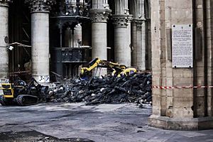 Archivo:Notre-Dame de Paris - chantier 05