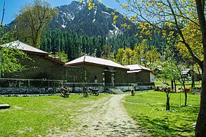 Archivo:Police station, Sharda, Azad Jammu & Kashmir, Pakistan