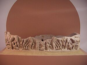 Archivo:Sarcófago Romano Ceuta