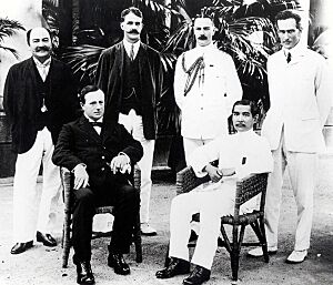 Archivo:Sir Claud Severn and Sun Yat Sen