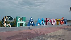 Stop in Champoton - Giant Letters.jpg