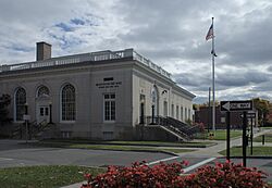 US Post Office—Newark (14513).jpg