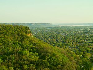Archivo:View to South from Grandad's Bluff