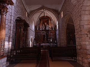 Archivo:Vista general de la nave principal de la iglesia La Asunción de Nuestra Señora en Olmillos de Muñó