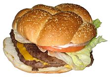 Archivo:Wendy's Double Bacon Deluxe hamburger