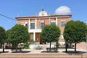 Archivo:Ayuntamiento de Bolaños de Campos