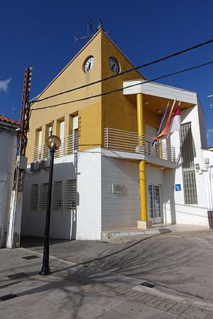 Archivo:Ayuntamiento de San Lorenzo de Calatrava