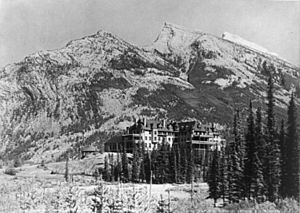 Archivo:Banff springs hotel 1902