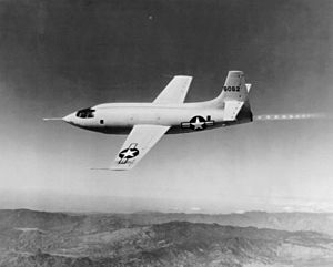 Archivo:Bell X-1 in flight