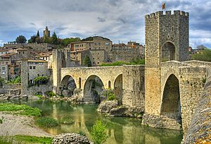 Archivo:Besalú-pont medieval