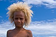 Archivo:Blonde girl Vanuatu