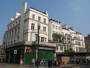 Archivo:Buildings at the north end of Park Lane, W1 - geograph.org.uk - 1521219