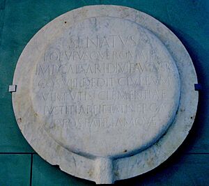 Archivo:Clipeus virtutis - Augusto - Arles