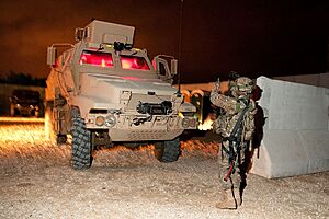 Archivo:Defense.gov photo essay 120122-A-3108M-009