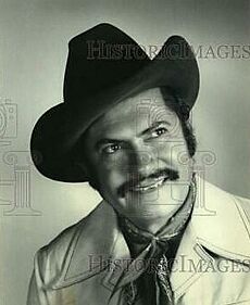 Archivo:Eulalio González, Piporro press photo 1976 (cropped)