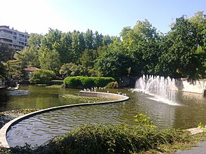 Archivo:Fuente del parque de Castrelos, Vigo