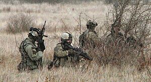 Archivo:GROM with Navy SEALs 03