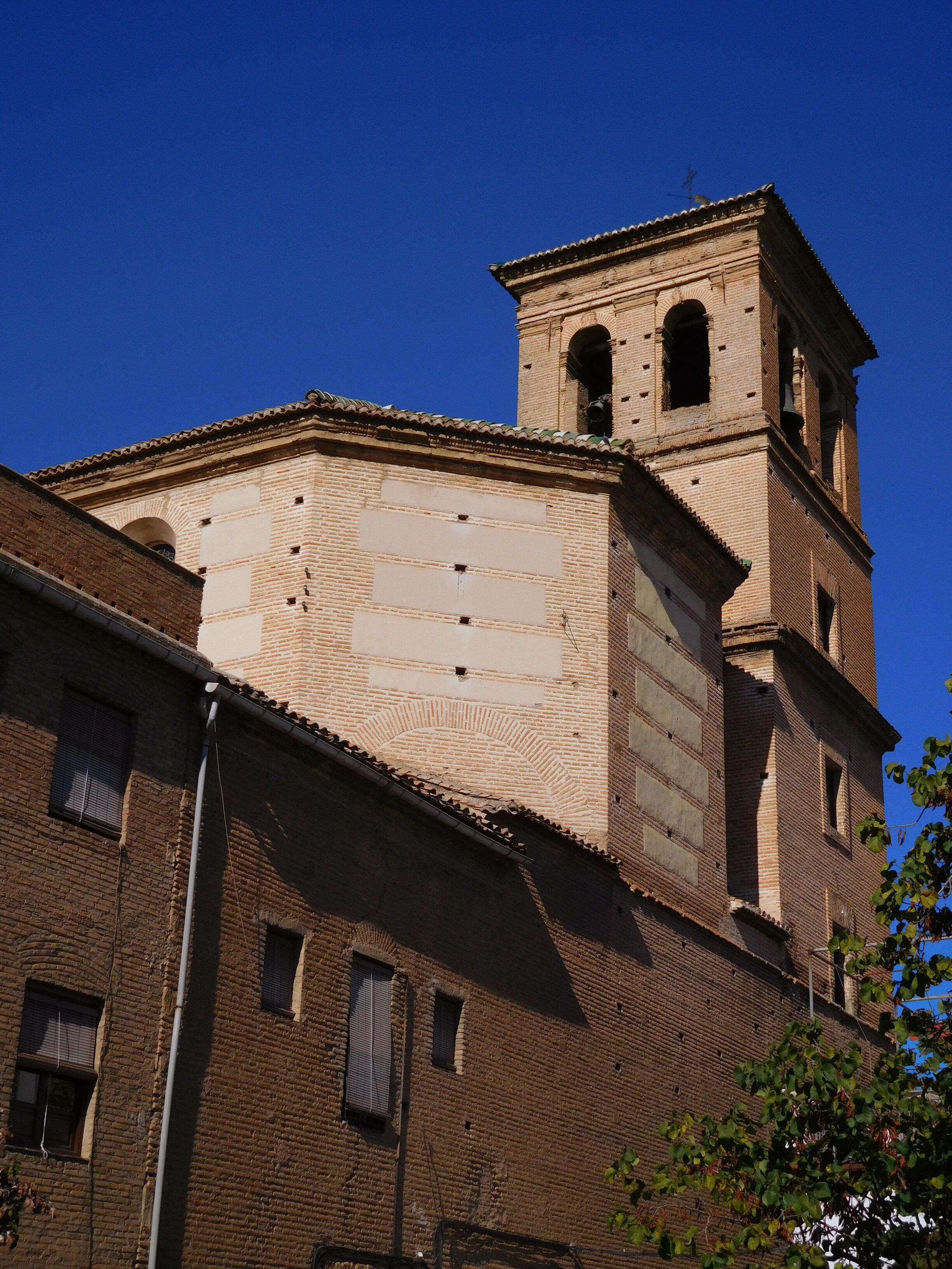 Granada Plaza del Salvador Salvador a.jpg