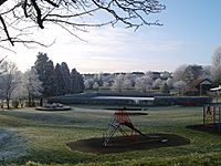 Archivo:Heavy frost at the park - geograph.org.uk - 1124221