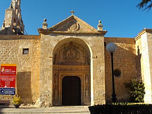 Archivo:Iglesia de Fresnillo de las Dueñas