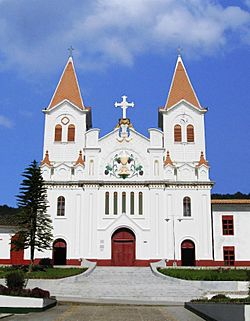 Iglesia de Nra Sra del Perpetuo Socorro-San Jose de la M.jpg