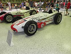 Archivo:Indy500winningcar1959
