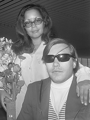 Archivo:José Feliciano en vrouw (1970)