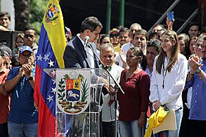 Archivo:Marcha-Caracas-02-02-2019-Juan-Guaido-Presidente-Interino bienvenida a militante tupamaro
