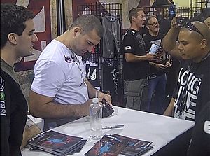 Archivo:Mauricio Rua - UFC 100 Fan Expo - July 15, 2009 - Las Vegas