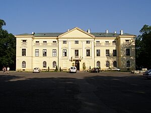 Archivo:Minsk palac