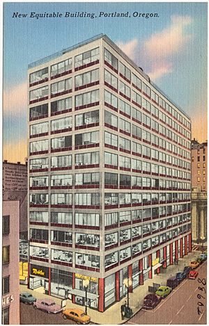 Archivo:New Equitable Building, Portland, Oregon (88602)