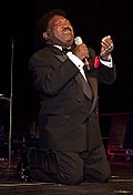 Archivo:Percy Sledge Alabama Music Hall of Fame (cropped)