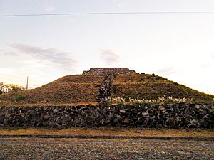 Archivo:Pirámide de San Agustín