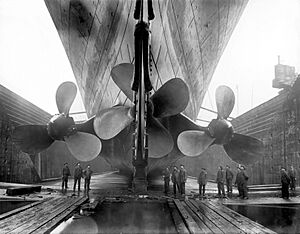 Archivo:RMS Olympic's propellers