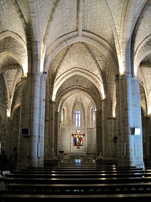 Archivo:Santo Toribio, nave central