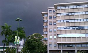 Archivo:Storm clouds in Pueblo Viejo barrio, Guaynabo, Puerto Rico