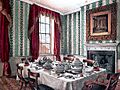 Table dressée service à la française
