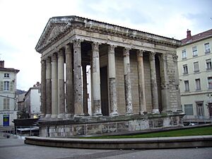 Archivo:TempleVienne.2