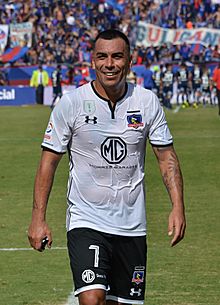 Universidad de Chile - Colo-Colo, 2018-04-15 - Esteban Paredes.jpg