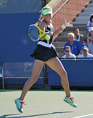 Archivo:Victoria Azarenka at the 2010 US Open 07