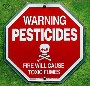 Archivo:Warning2Pesticides