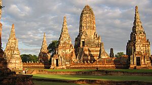 Archivo:WatChaiwatthanaram 2292