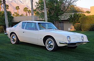 Archivo:1963 Studebaker Avanti Coupe - fvr (12913529854)