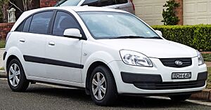 Archivo:2005-2009 Kia Rio (JB) hatchback 02